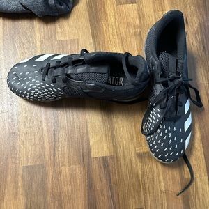 Youth soccer shoes